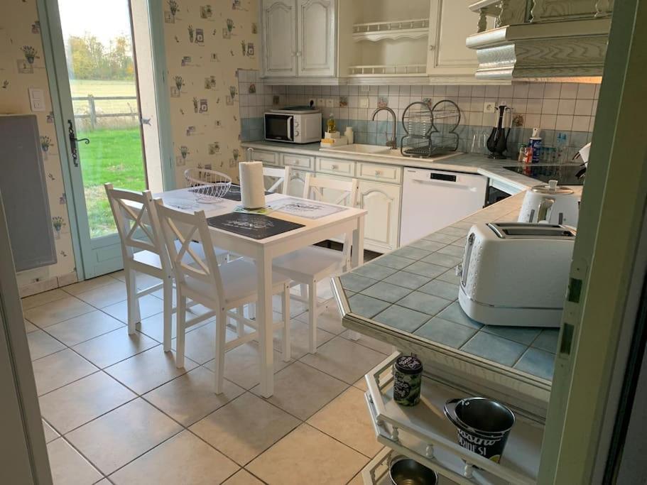 Gite 3 Etoiles Les Gourlines Avec Balneo, Veranda, Piscine Et Garage Avermes Exterior foto